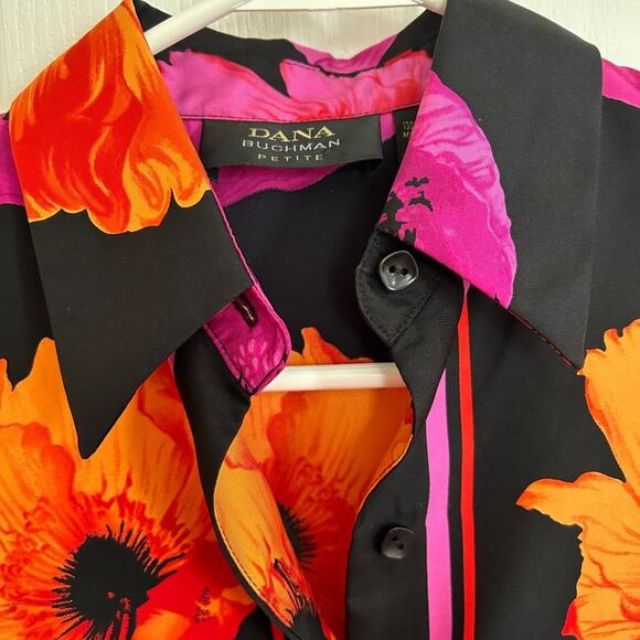 Dana Buchanan Size 2P long sleeved, button-down blouse. 100% silk - Picture 4 of 8